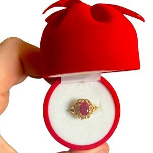 AVON Vintage RUBY Ring in rose box, size 7 in original box classic AVON box